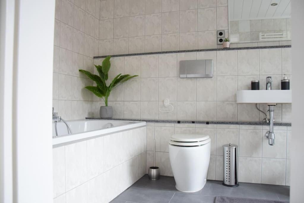 Maisonette Wohnung Mit Dachterrasse - Keine Vermietung An Monteure Düren - Eifel Exterior foto